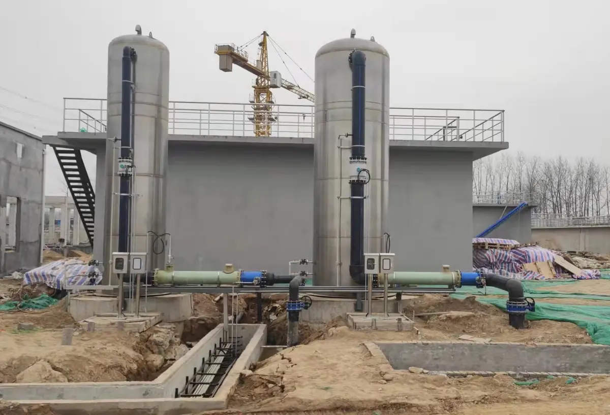 Anaerobic reactors under erection